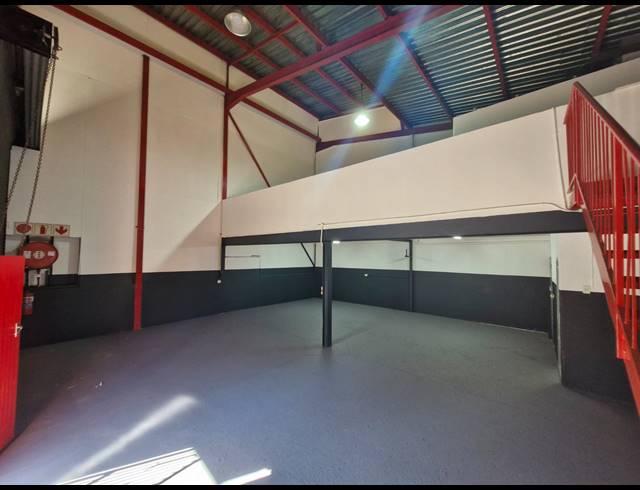 190M² FACTORY TO LET IN JET PARK